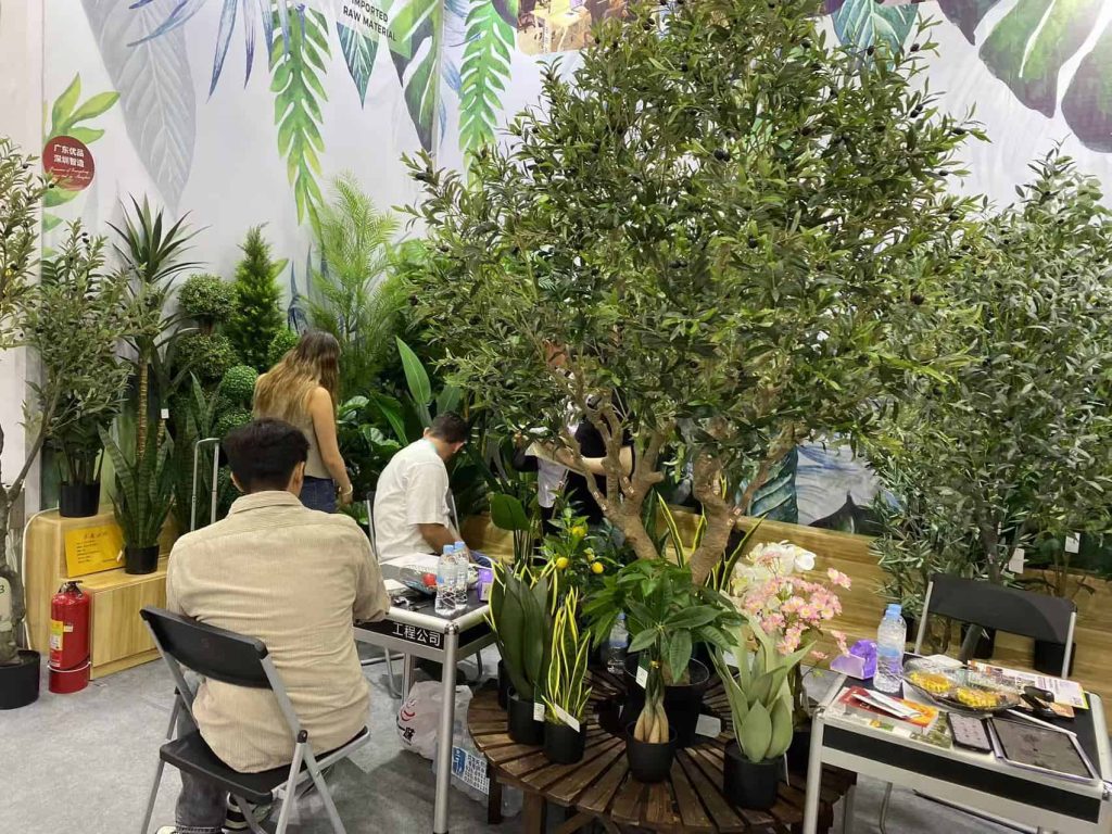 Sinleen Artificial Plants at the Canton Fair